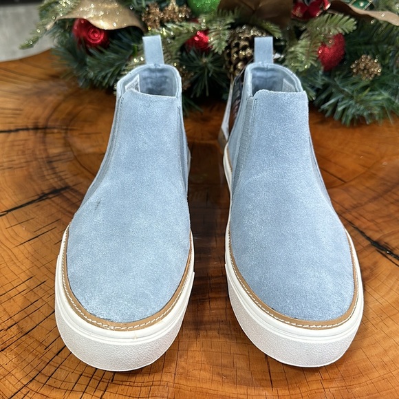 Never worn suede Toms - Picture 2 of 3